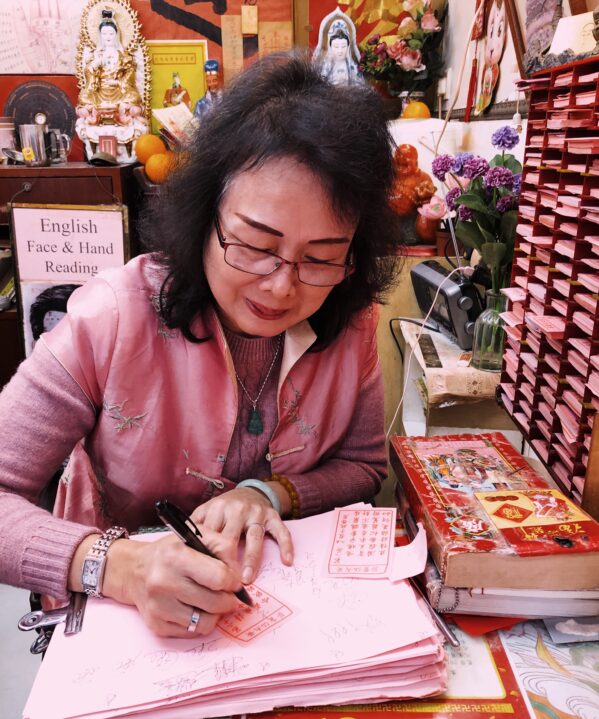 Fortune teller at Wong Tai Sin Temple, thewoksoflife.com